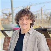 Iscritto alla facoltà di Filosofia presso l'Università degli Studi di Verona, diploma conseguito presso Liceo Scientifico. Mi rendo disponibile per organizzare incontri di supporto nei quali cercherò di assecondare le vostre necessità relative alle materi